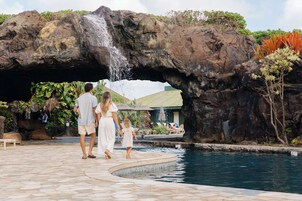 4 outdoor pools, open 8:00 AM to 8:00 PM, pool umbrellas, sun loungers