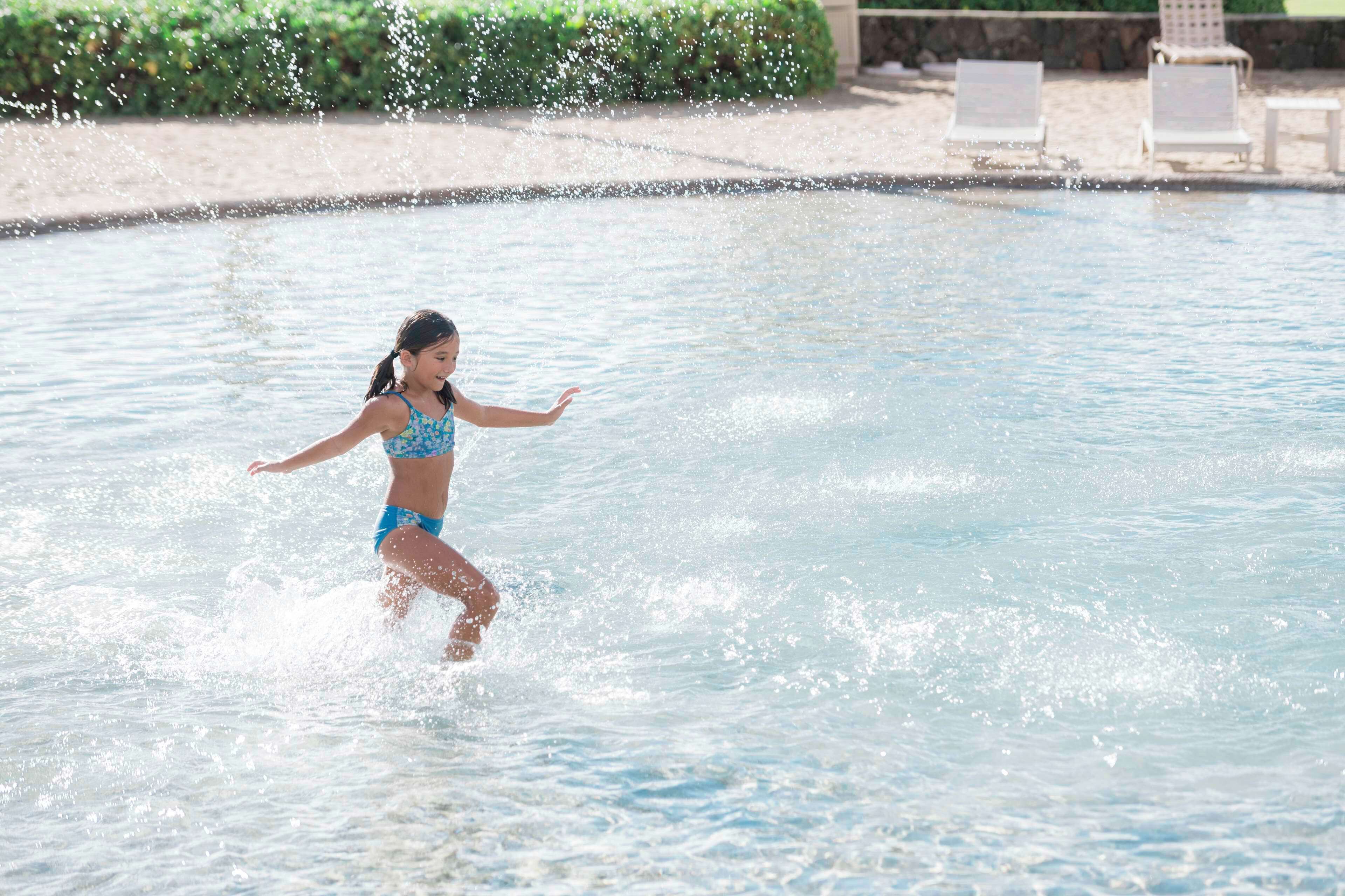 4 outdoor pools, open 8:00 AM to 10:00 PM, pool umbrellas, sun loungers