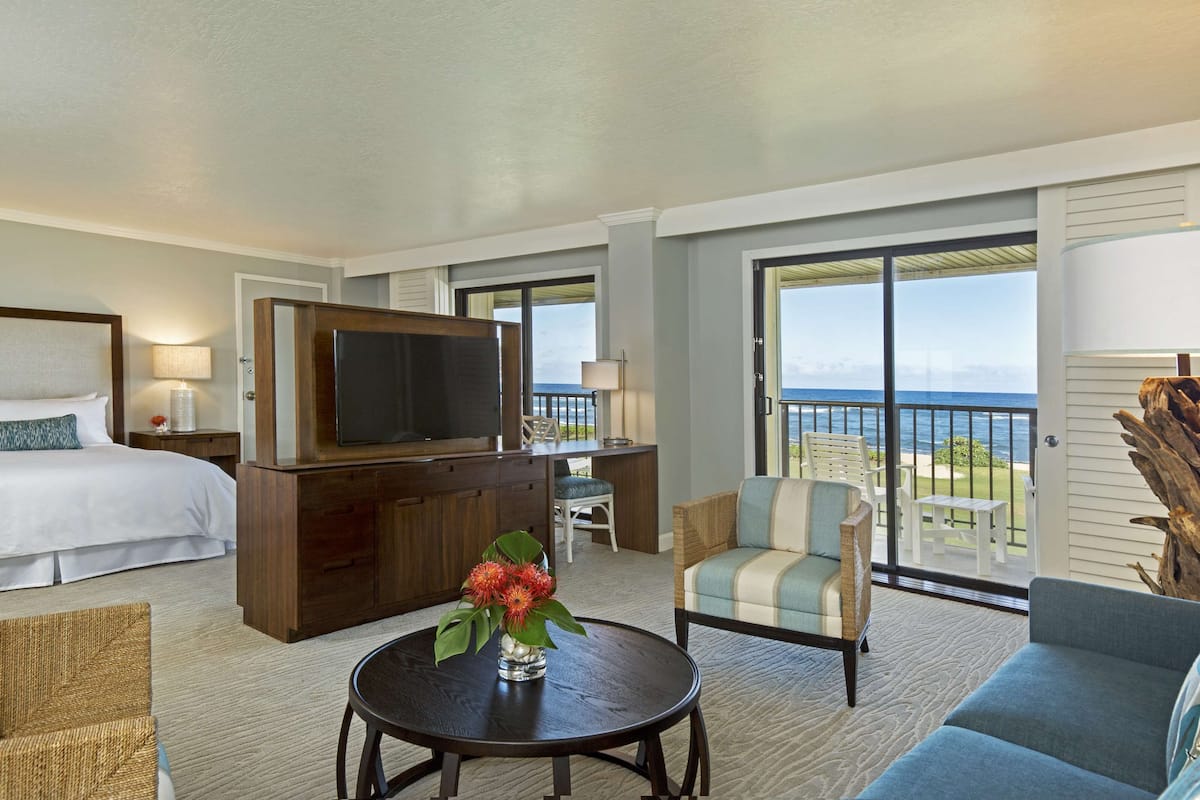 Couette en duvet, coffre-fort, bureau