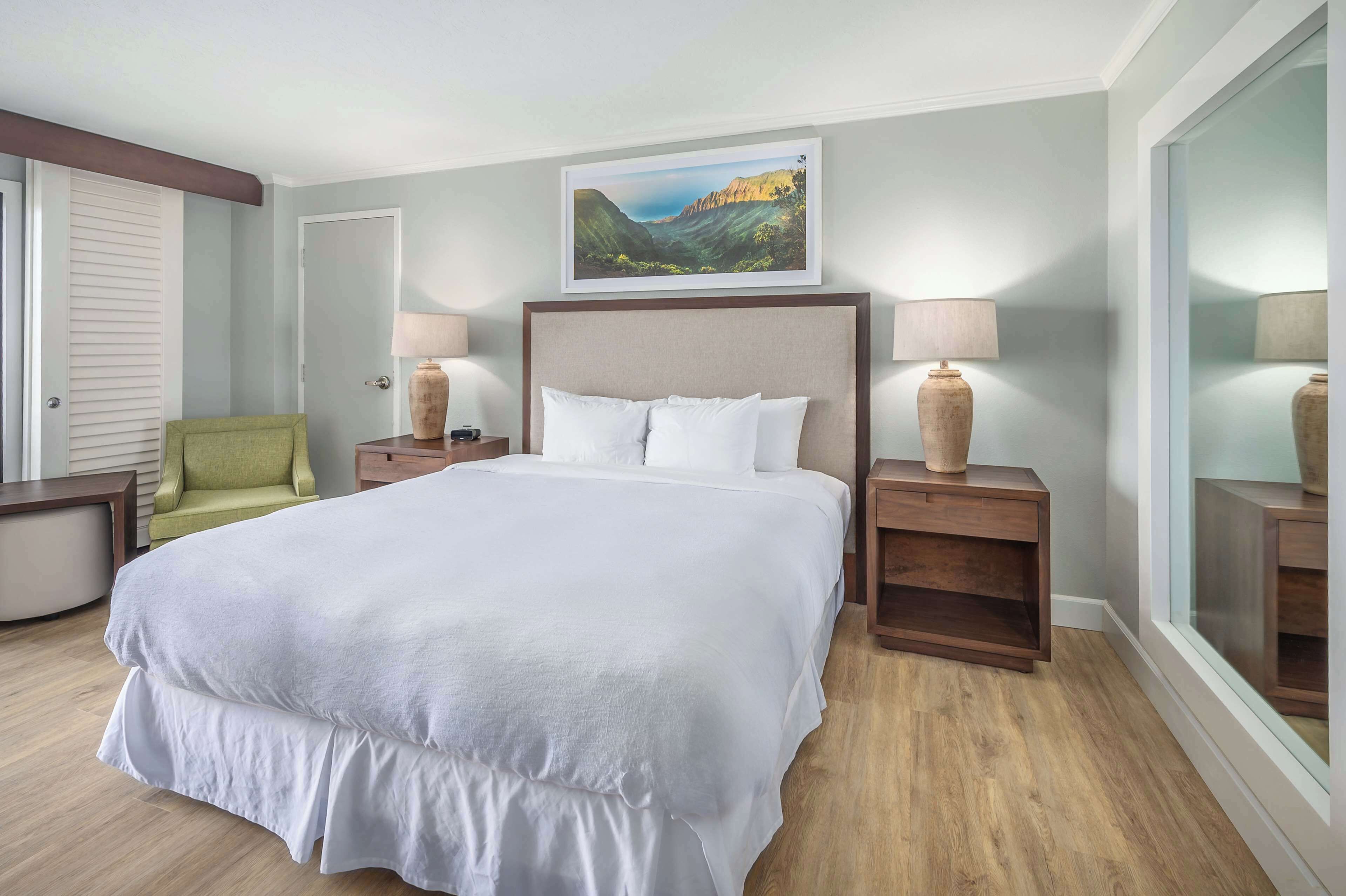 Premium Room, 1 King Bed, Ocean View (Pool View) | Down comforters, in-room safe, desk, laptop workspace