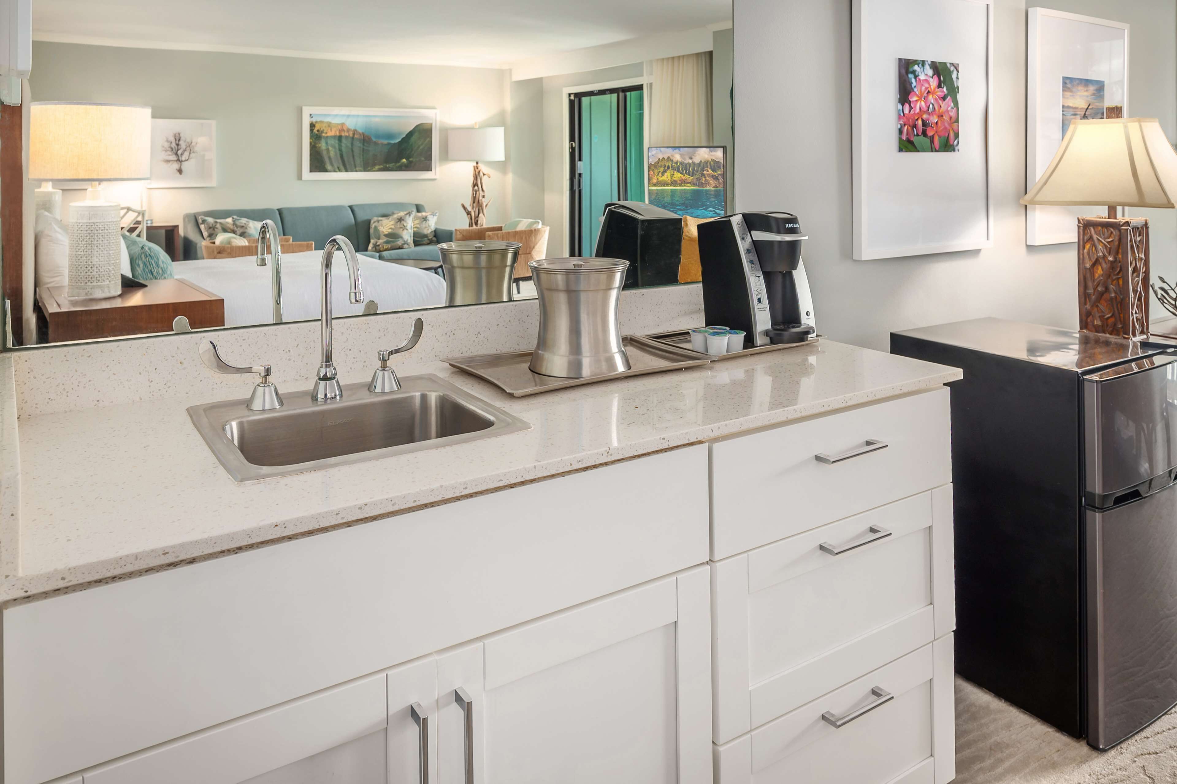 premium suite, 1 bedroom, pool view (ocean pool view, 1 king bed) | room amenity