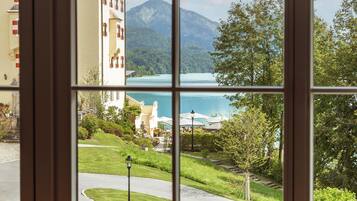 Grand Premier Lakeview Room | Premium bedding, minibar (some free items), in-room safe, desk