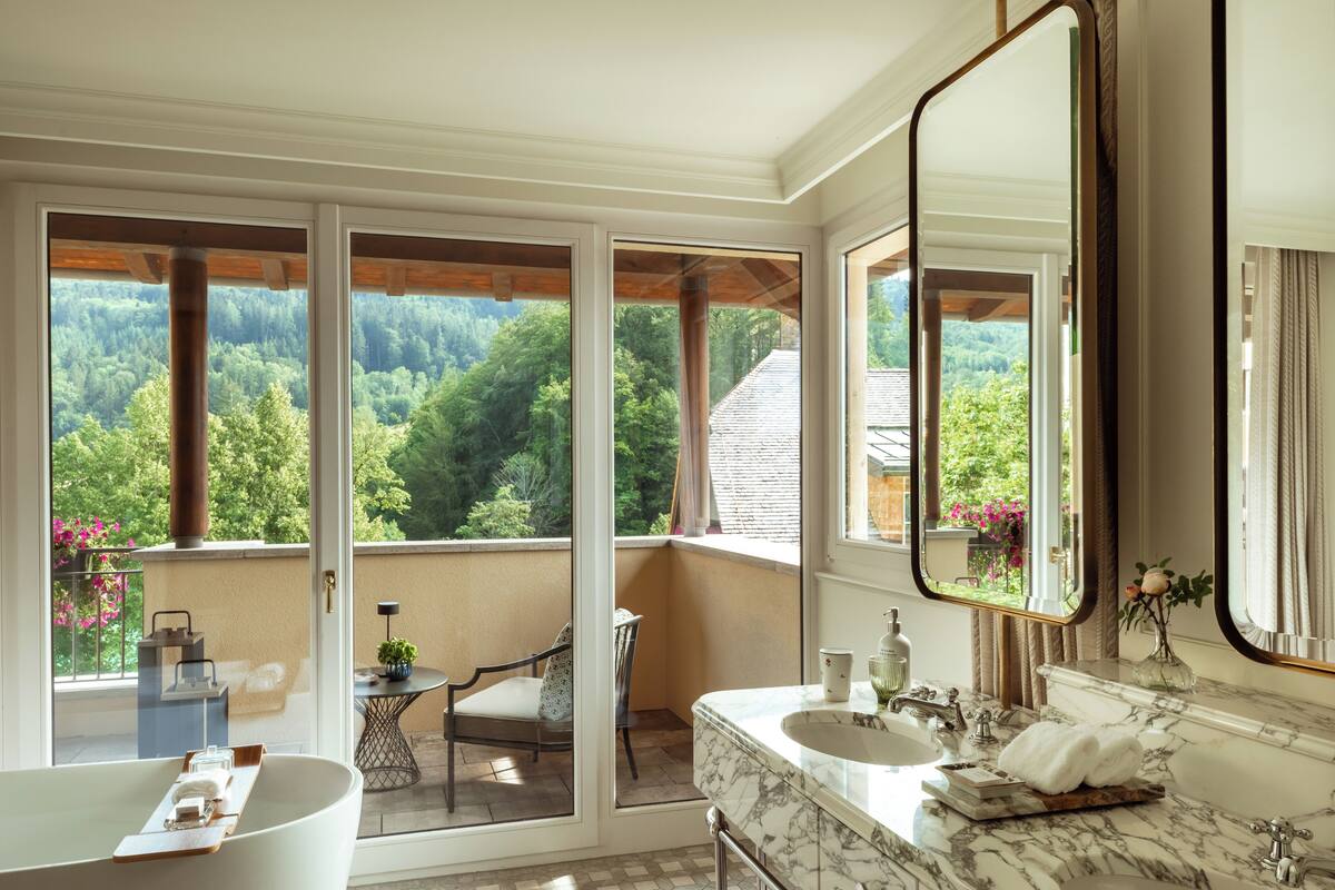 separate bathtub and shower, free toiletries, hair dryer, bathrobes