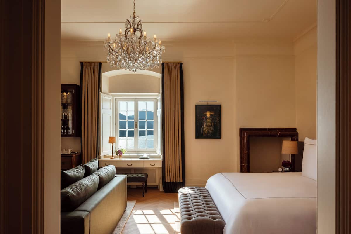 1 bedroom, premium bedding, free minibar items, in-room safe