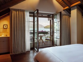 Three-Bedroom Chalet | Living area | Plasma TV