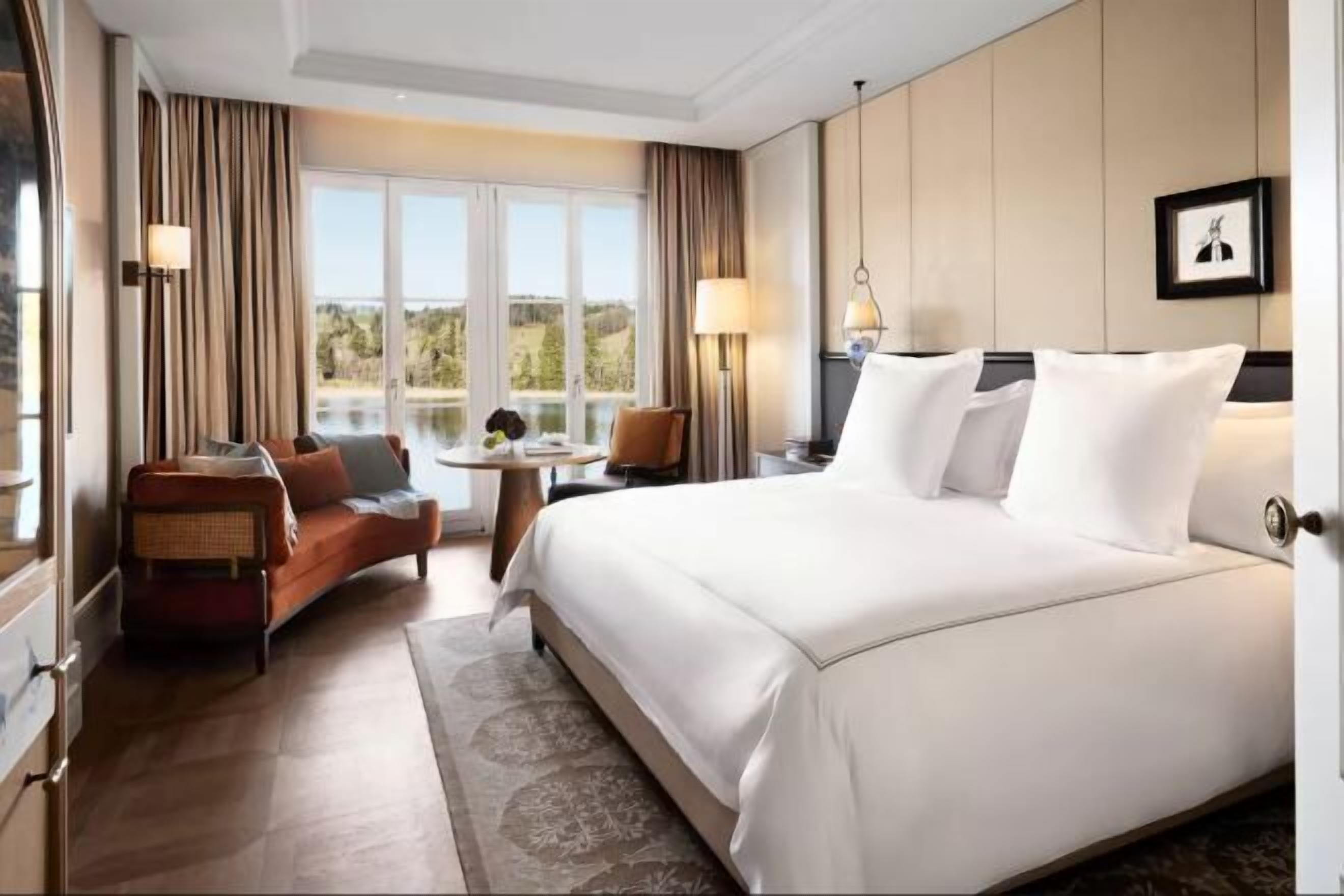 Premium bedding, free minibar items, in-room safe, desk