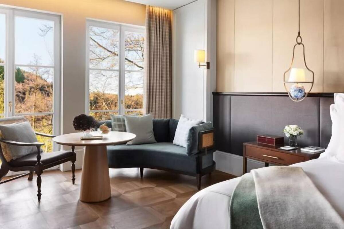 Premium bedding, free minibar items, in-room safe, desk