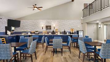 Free daily continental breakfast