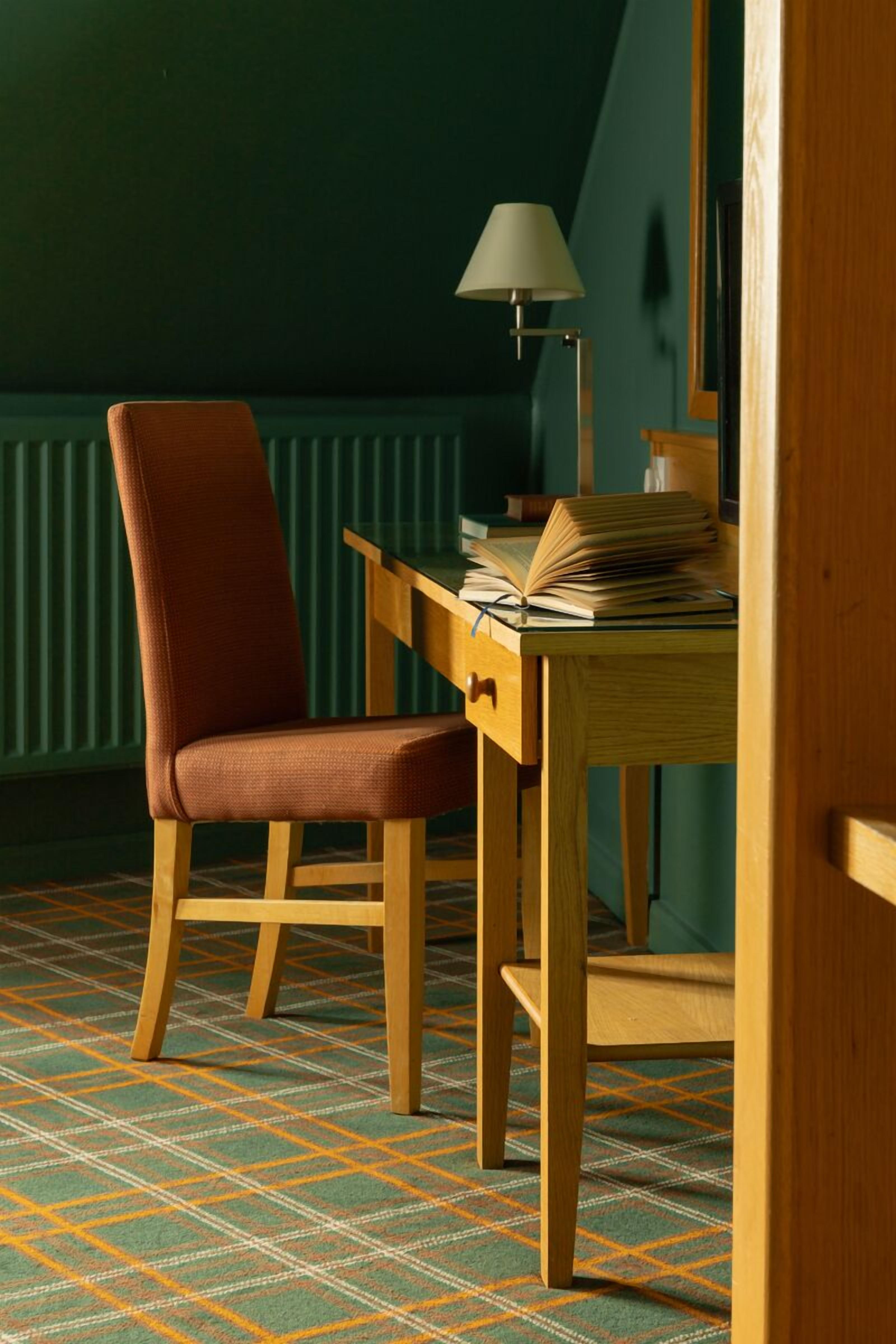 premium bedding, desk, free cots/infant beds, free wifi