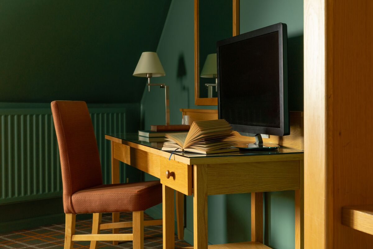 premium bedding, desk, free cots/infant beds, free wifi