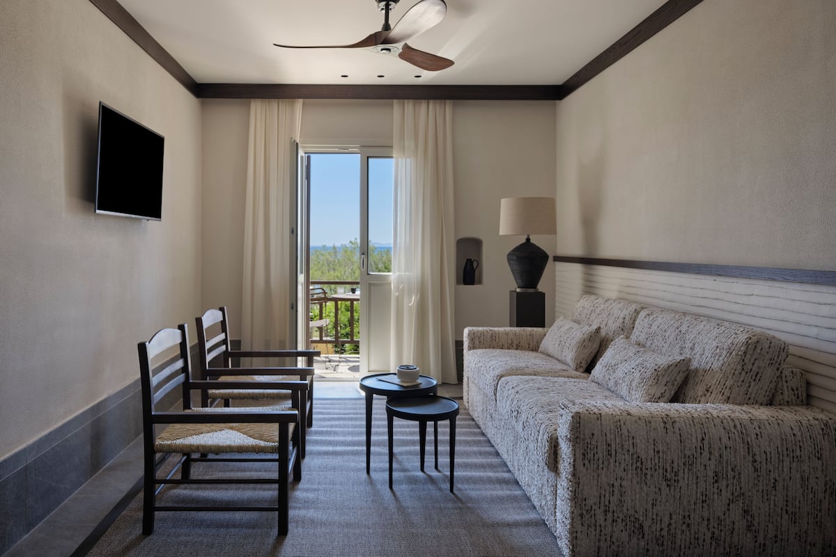 Sea View Village Junior Suite | Living area