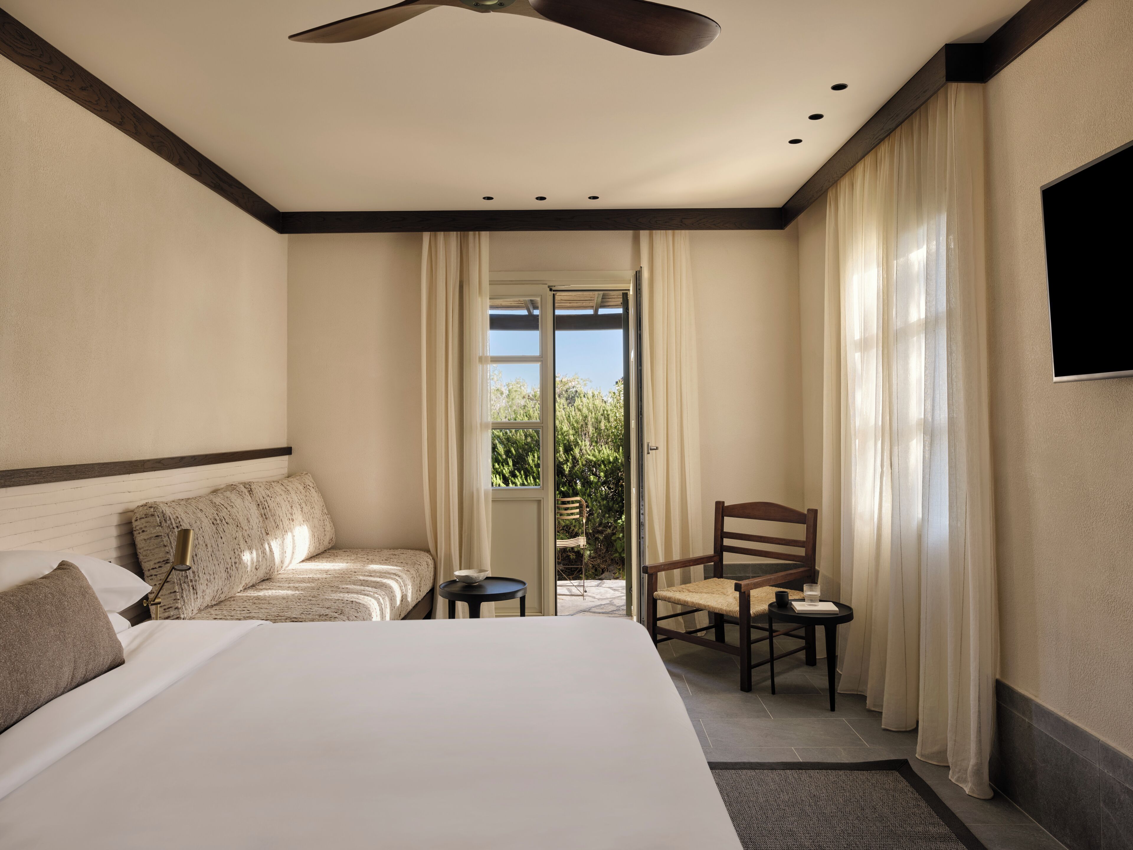 Village Classic | In-room safe, free WiFi, bed sheets