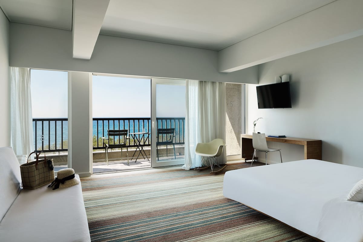 Superior Junior Suite Sea View | 1 bedroom, in-room safe, free WiFi, bed sheets