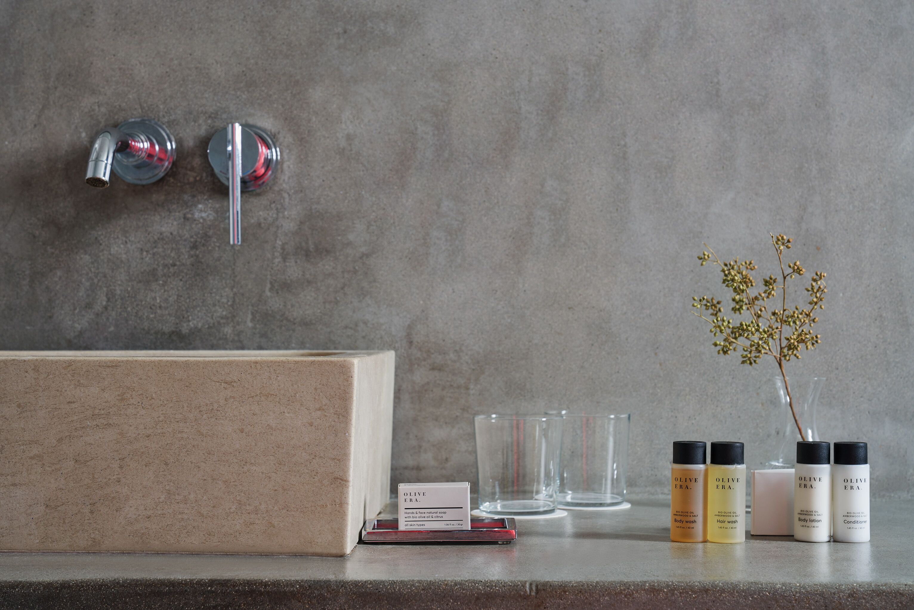 village family room with garden view | bathroom | shower, free toiletries, hair dryer, towels