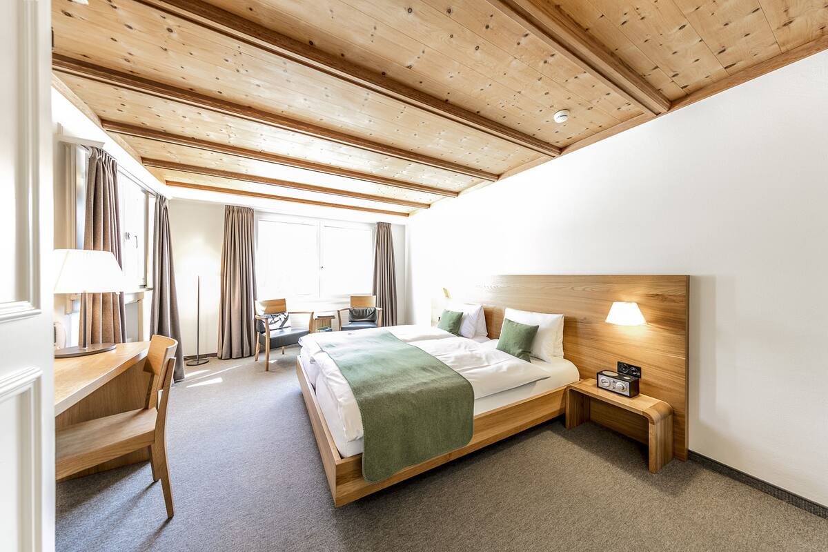 Chambre Double Standard | Literie de qualité supérieure, couette en duvet d'oie