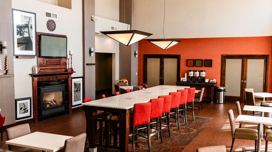 Hampton Inn & Suites Scottsbluff Conference Center