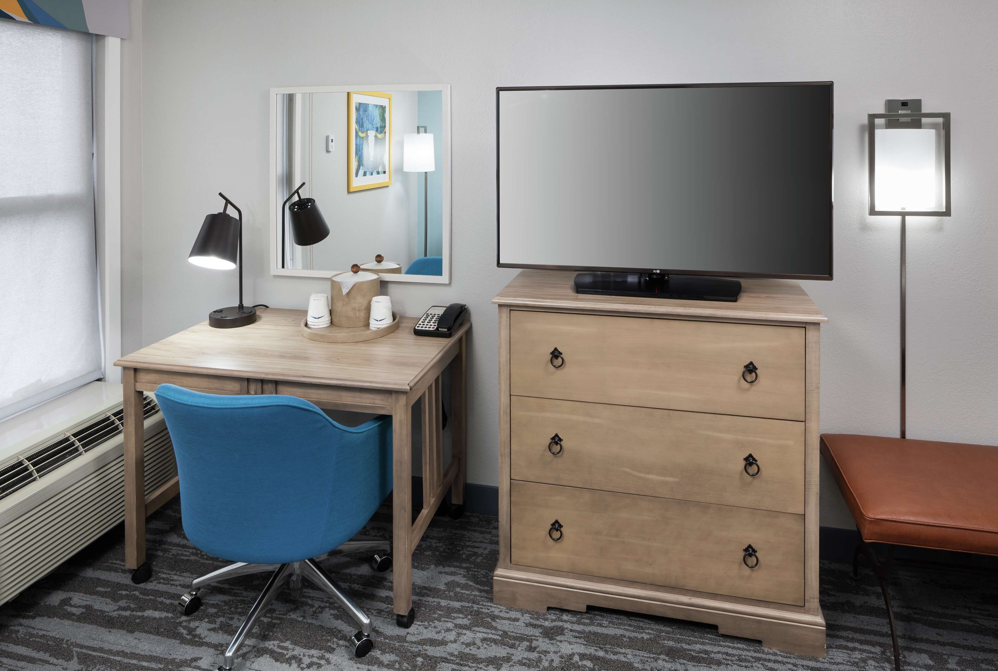 standard king | desk, laptop workspace, blackout curtains, soundproofing