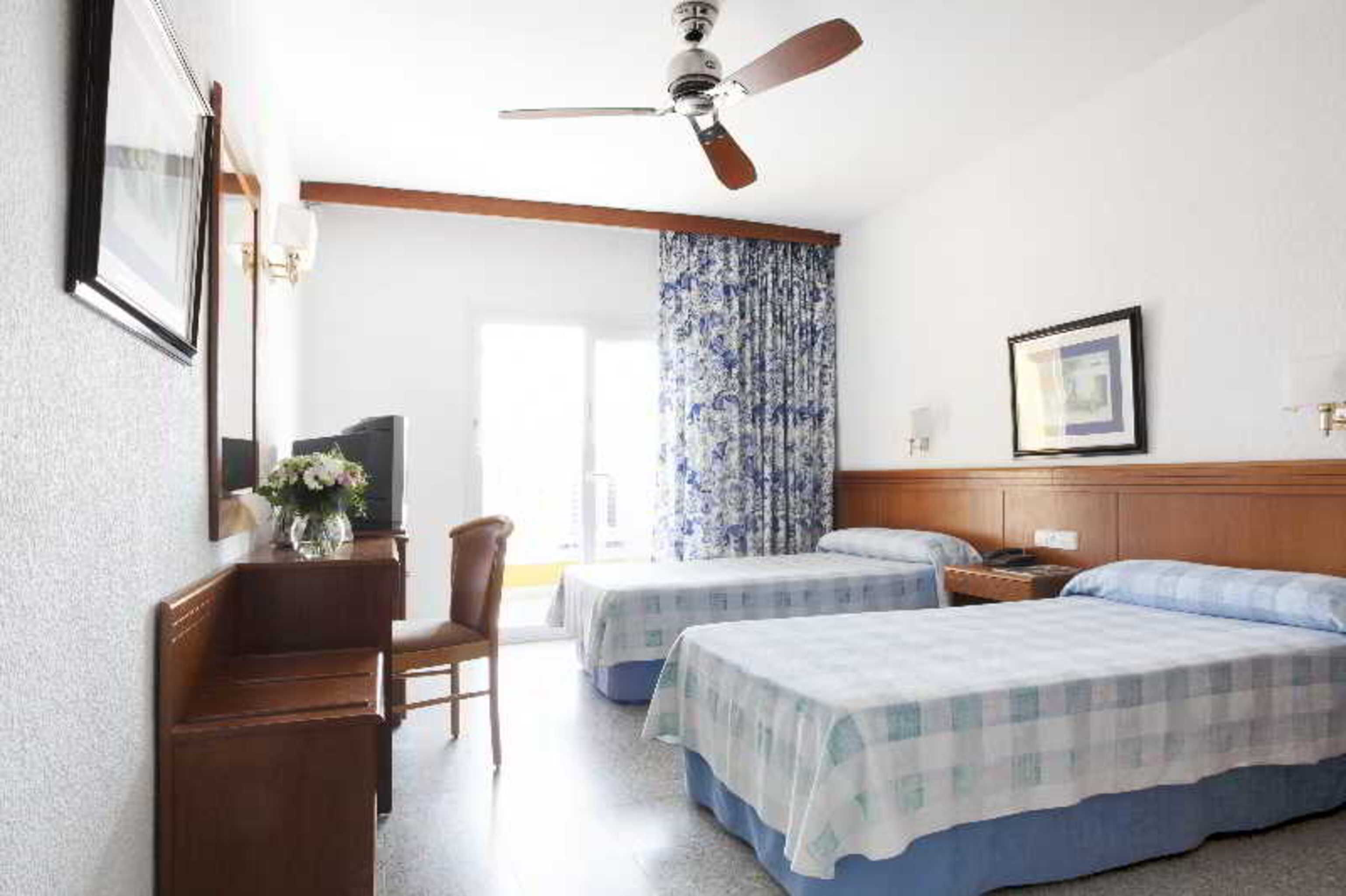 Minibar, desk, cribs/infant beds, free WiFi