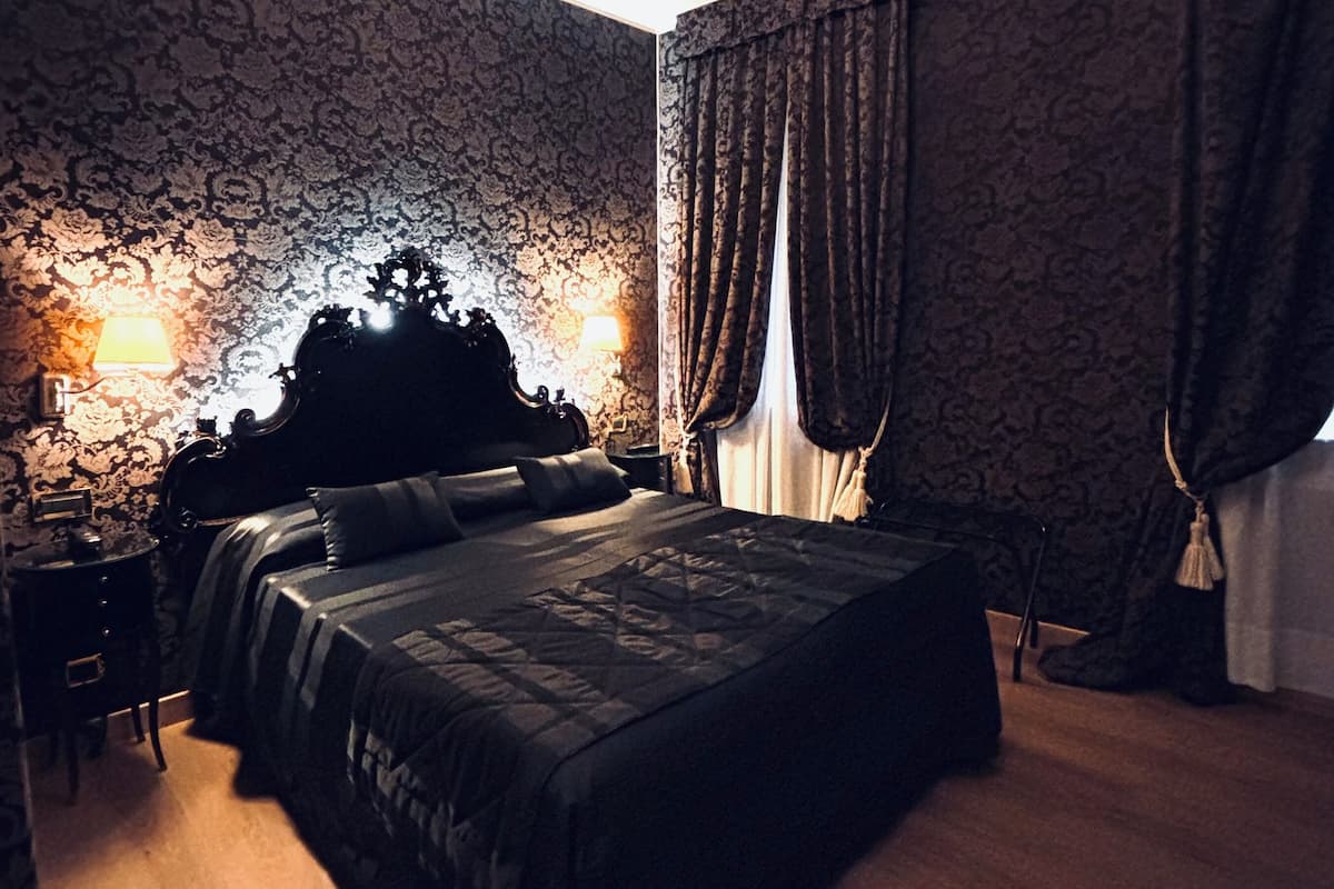 1 bedroom, minibar, in-room safe, desk