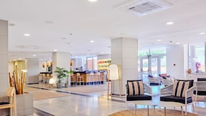 Poolside bar - Hotel Prestige Sant Marc (Roses)