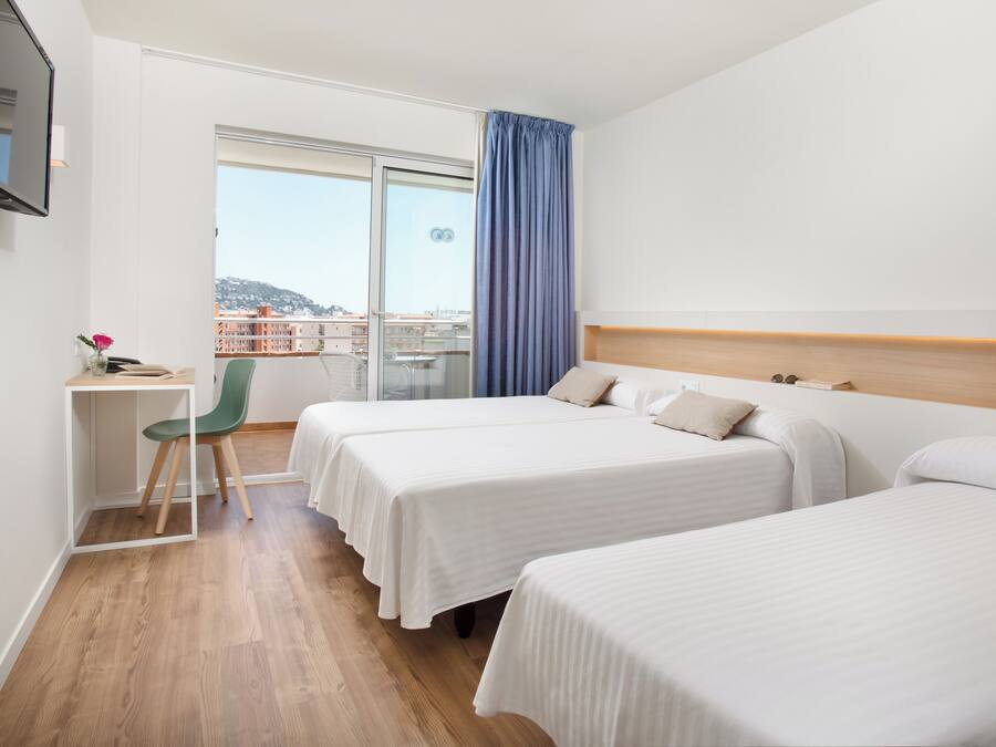 Minibar, escritorio, wifi gratis y ropa de cama