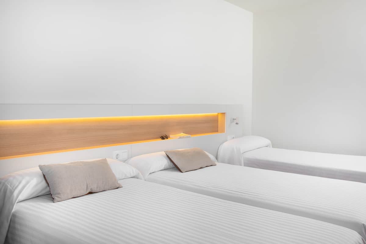 1 bedroom, minibar, desk, free wifi