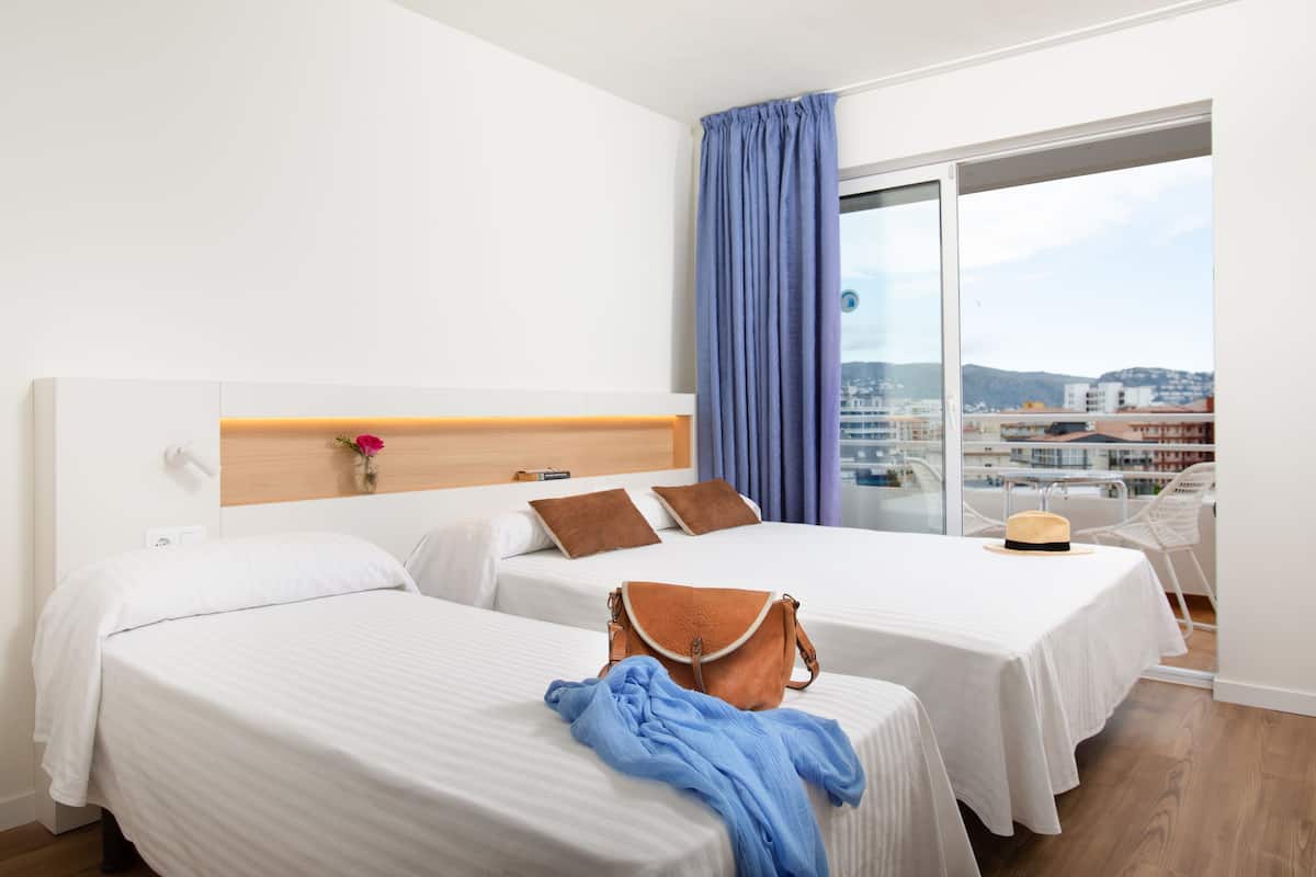 1 bedroom, minibar, desk, free wifi