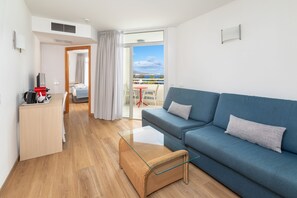 普通開放式套房, 陽台, 海景 | 書桌、隔音、免費無線上網、床單