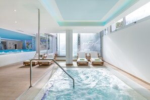 Sauna, hot tub, steam room, hot springs/mineral springs