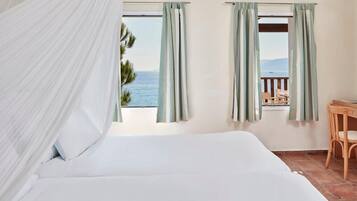 Suite, Sea Facing | 1 bedroom, hypo-allergenic bedding, in-room safe, desk