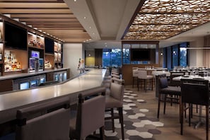 2 bares o lounges, bar junto a la alberca 