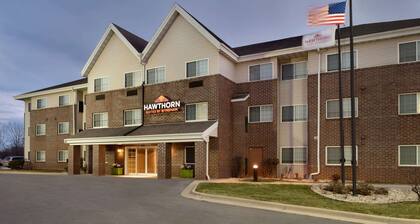 Hawthorn Extended Stay by Wyndham Milwaukee Airport