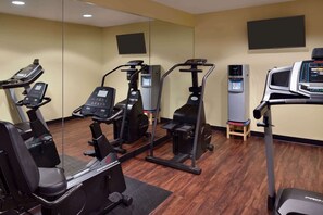 Fitness facility - Hawthorn Extended Stay by Wyndham Milwaukee Airport (Oak Creek)