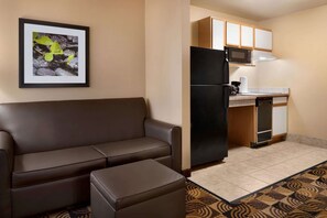 Premium bedding, in-room safe, individually decorated