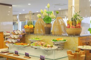 Desayuno completo gratuito y diario