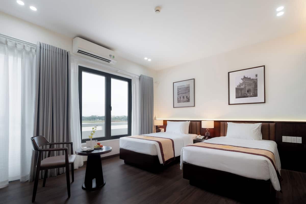 Premier Room, 2 Single Beds, River View