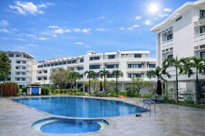 Outdoor pool - Huong Giang Hotel Resort and Spa (Hue)