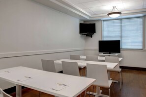 Meeting facility - Days Inn by Wyndham Whitecourt (Whitecourt)