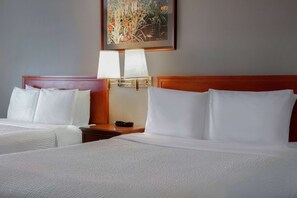 Habitación, 2 camas de matrimonio, no fumadores | Ropa de cama de alta calidad, caja fuerte, sistema de insonorización