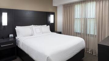 Tallelokero huoneessa, työpöytä