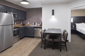 Fridge, microwave, dishwasher, coffee/tea maker - Residence Inn by Marriott Boston Westford (Westford)