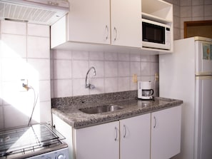Minibar, Zimmersafe, individuell dekoriert, individuell eingerichtet