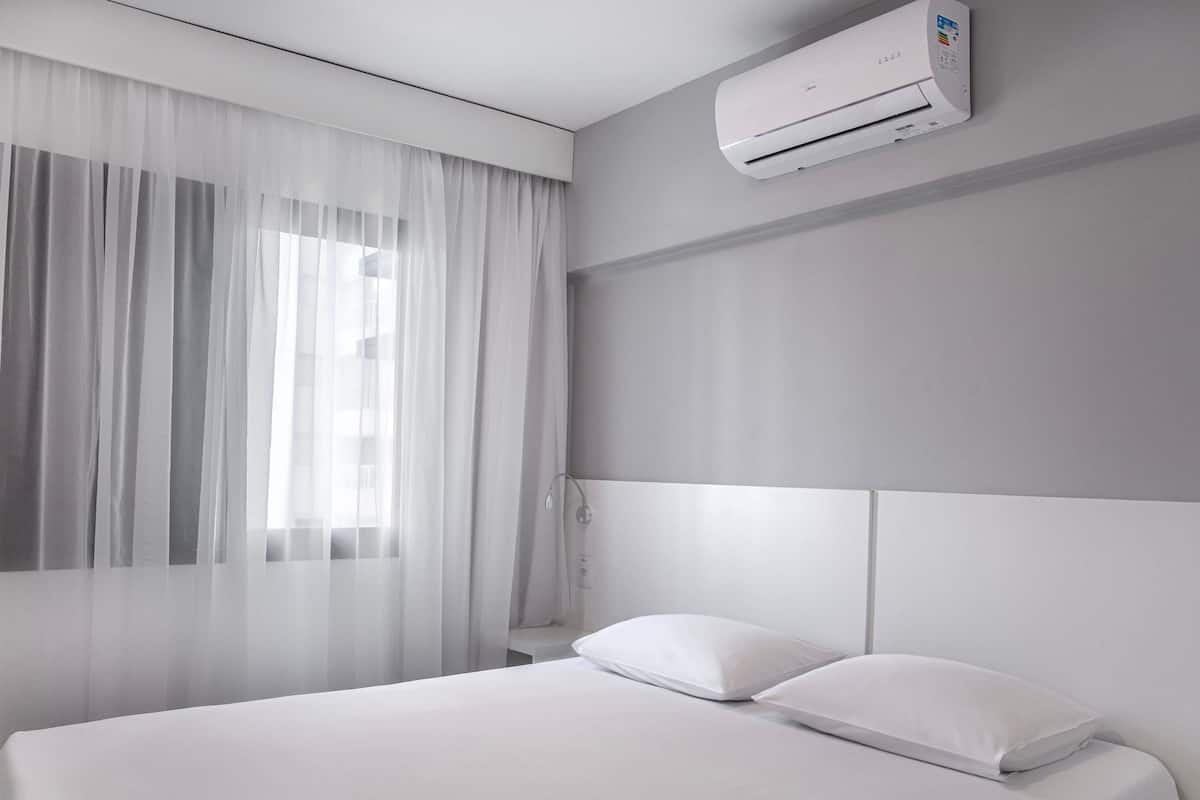 Apartamento superior com 2 camas de casal e 2 banheiros | Minibar, in-room safe, individually decorated, individually furnished