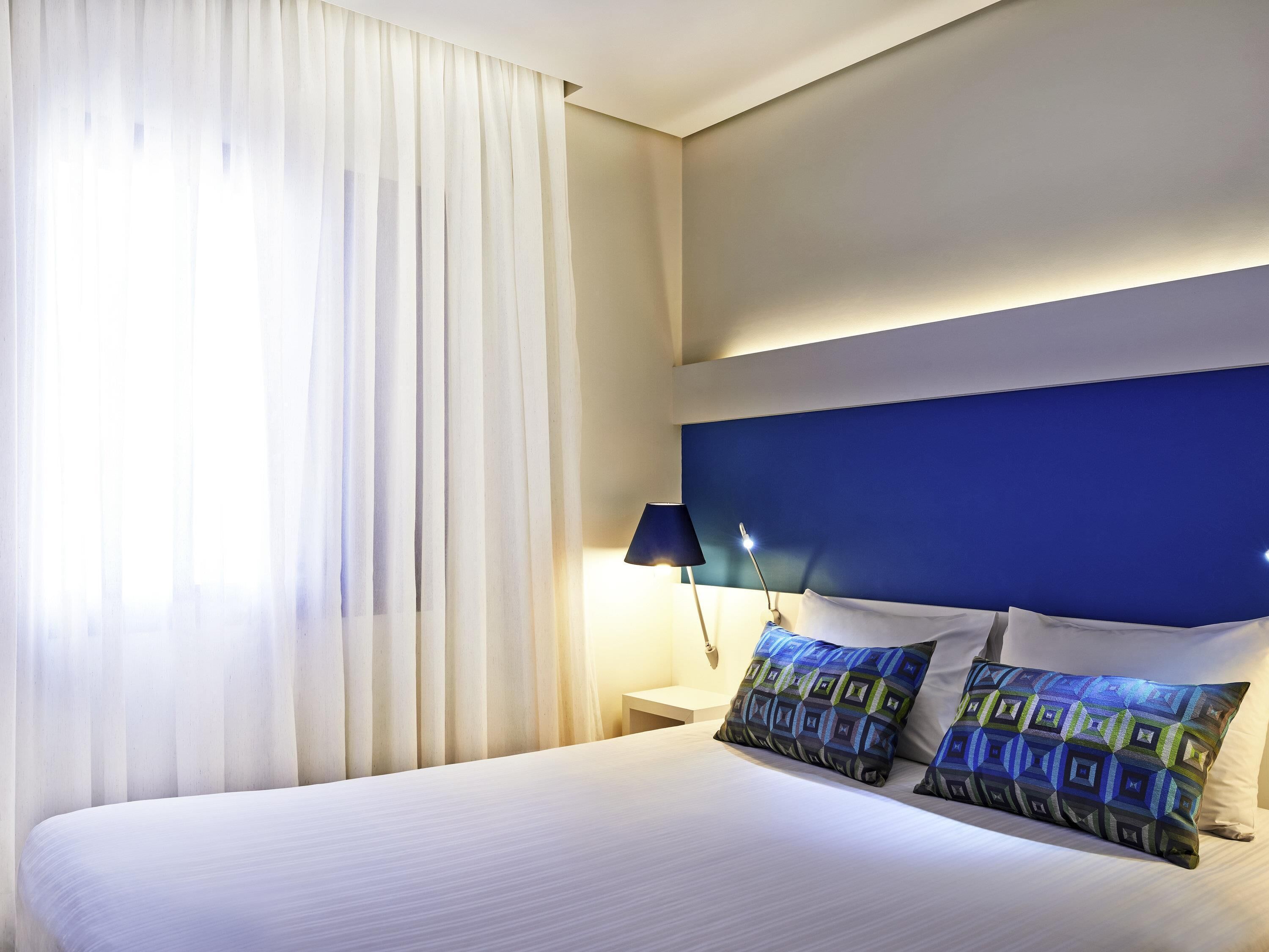 Een minibar, een kluis op de kamer, individueel gedecoreerd