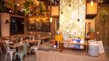 Daily buffet breakfast (BRL 55 per person)
