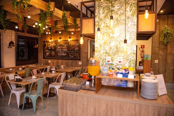 Daily buffet breakfast (BRL 48 per person)