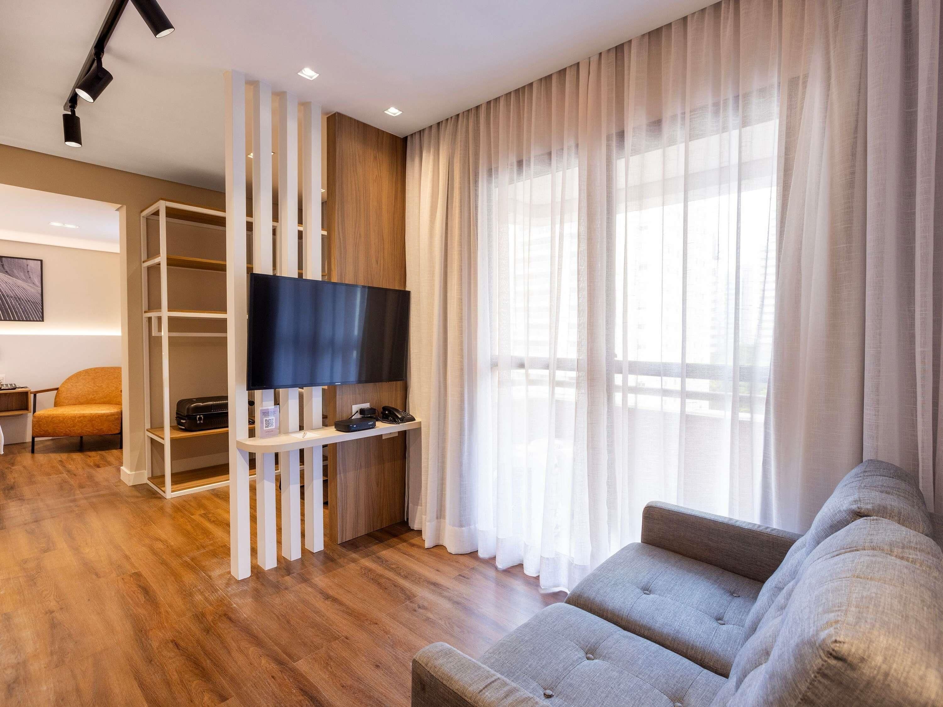 Minibar, caja fuerte, decoración individual y mobiliario individual