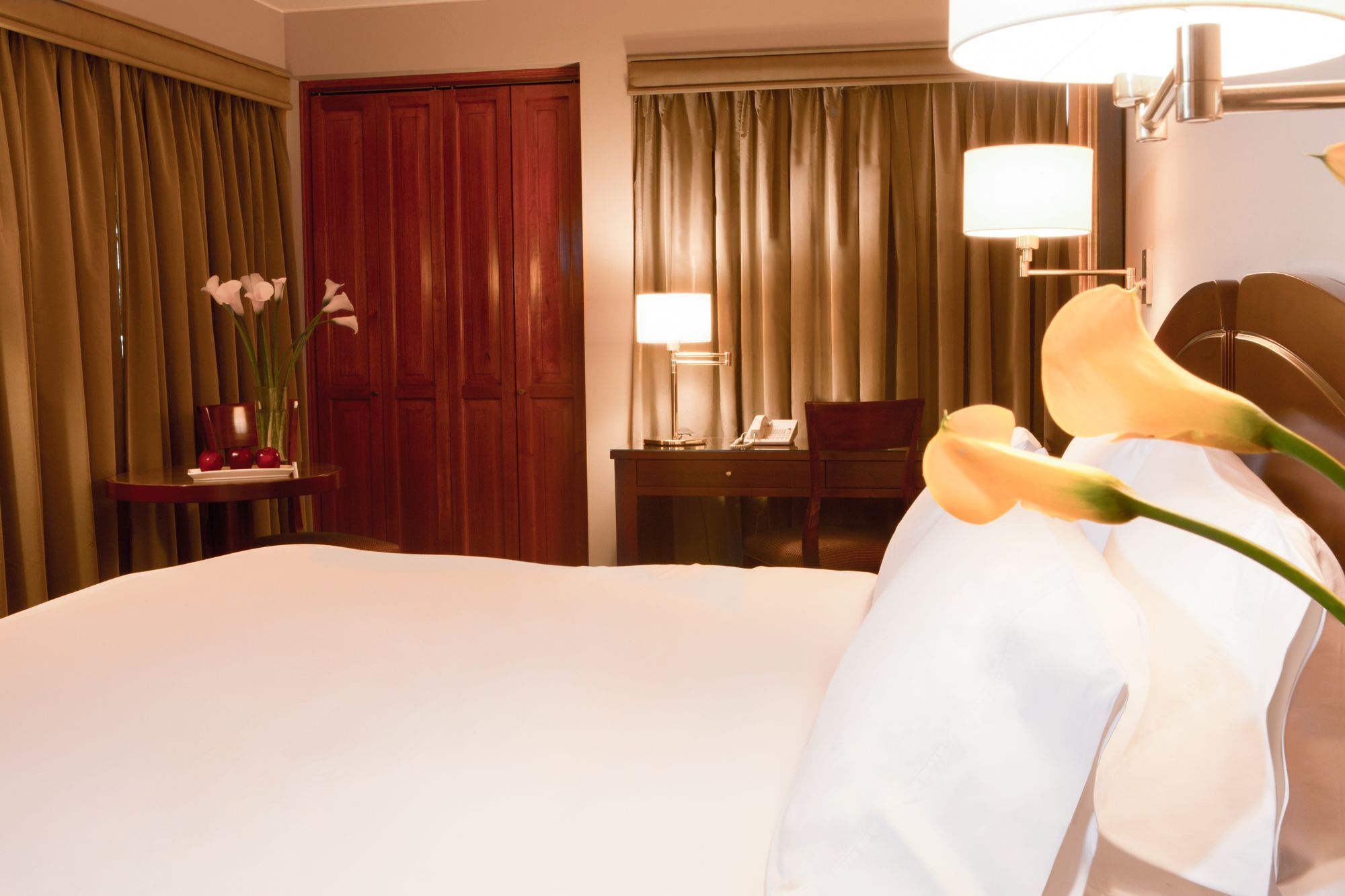 Ropa de cama de alta calidad y minibar 