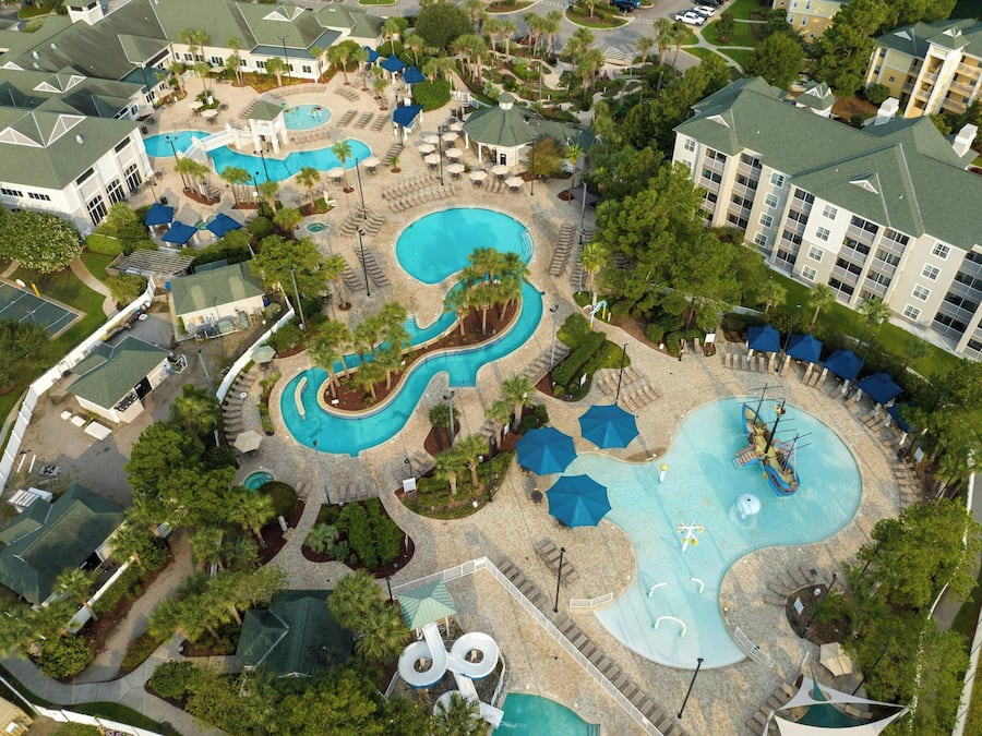 Indoor pool, 2 outdoor pools, free pool cabanas, pool loungers