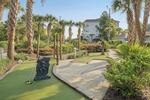 Mini-golf